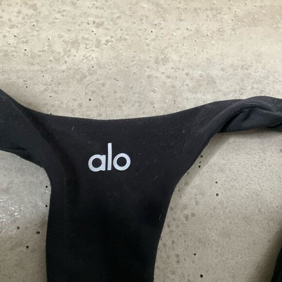 Alo Yoga Racerback Sports Bra - Picture 4 of 6